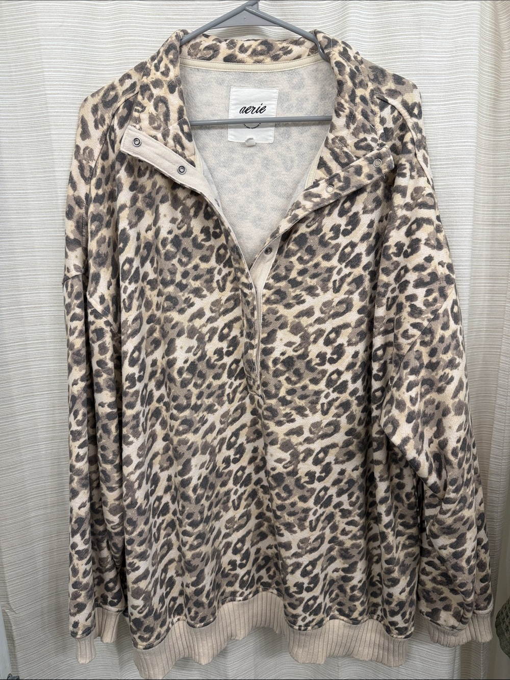 Aerie oh snap sweatshirt animal print large like new!!